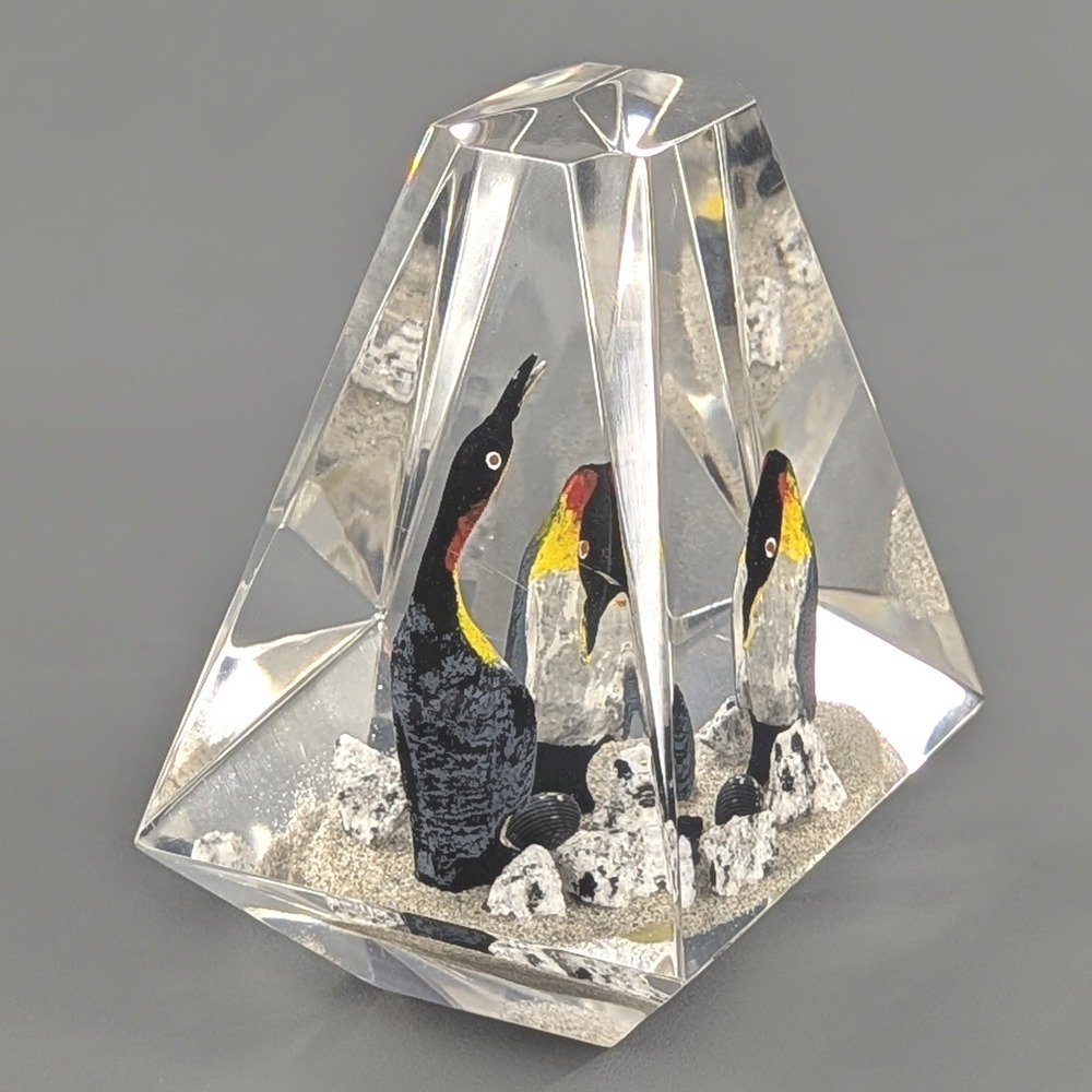 Hoselton Canada Penguin Art Glass Paperweight Faceted Pyramid Sculpture